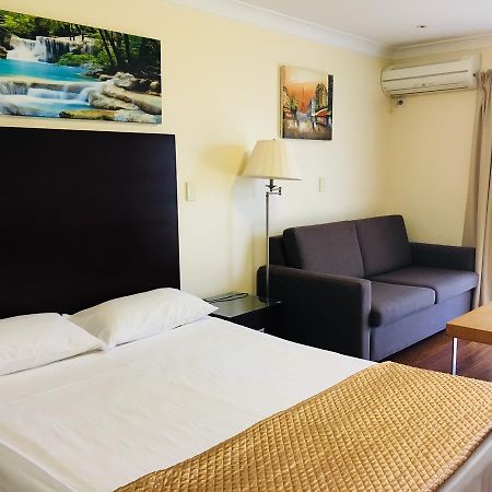 Centenary Motor Inn Брисбен Экстерьер фото
