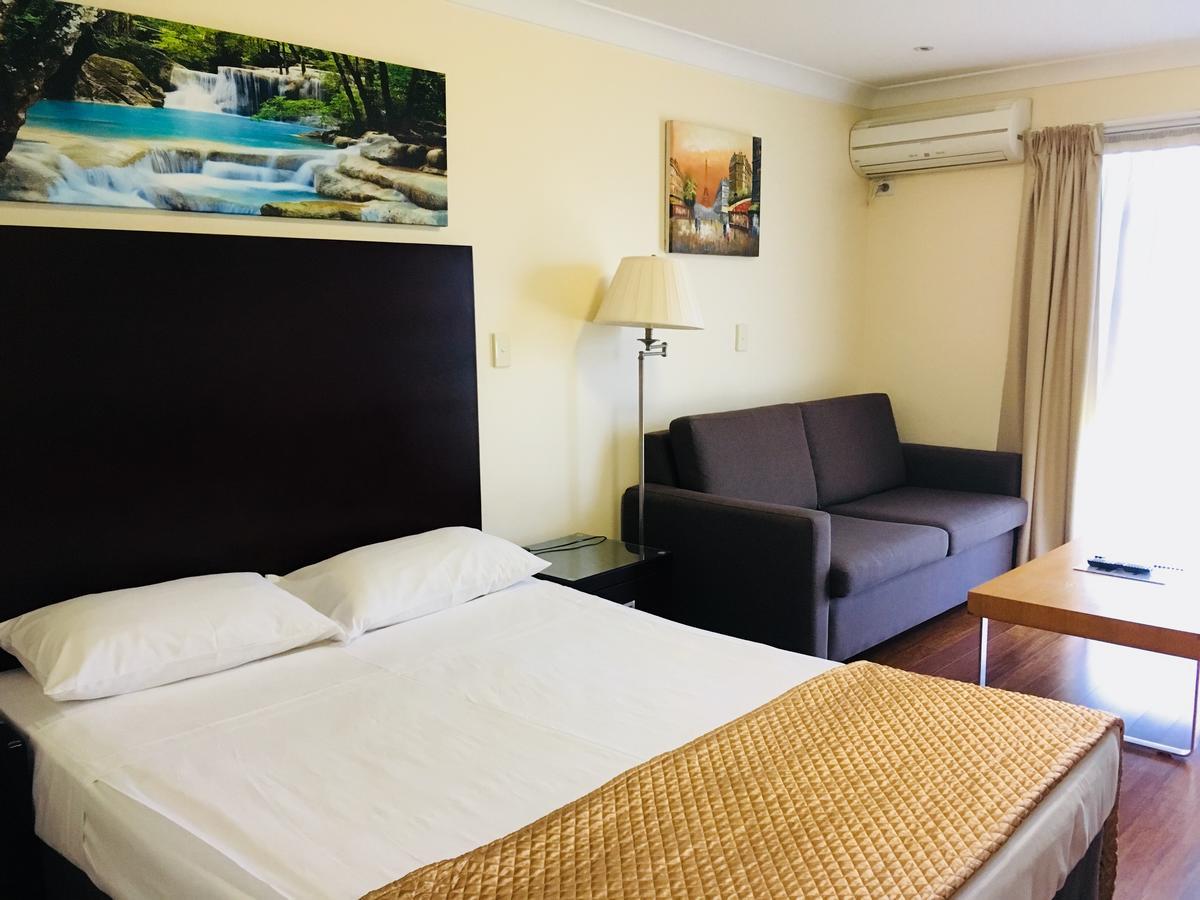 Centenary Motor Inn Брисбен Экстерьер фото